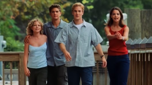 Dawsons Creek - James van Der Beek - Katie Holmes - Youtube